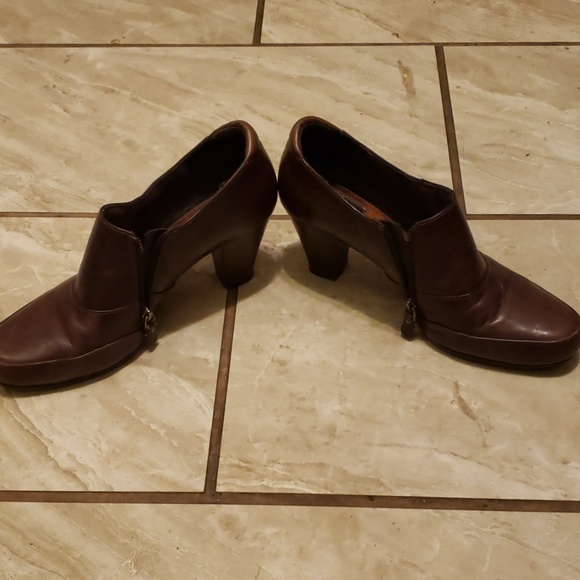clarks artisan ankle boots